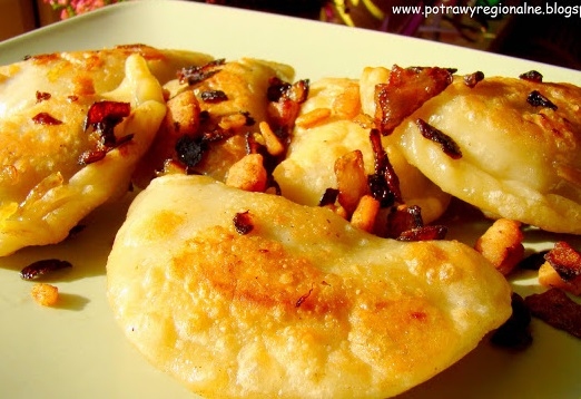 PIEROGI Z MIĘSEM KAPUSTĄ I GRZYBAMI