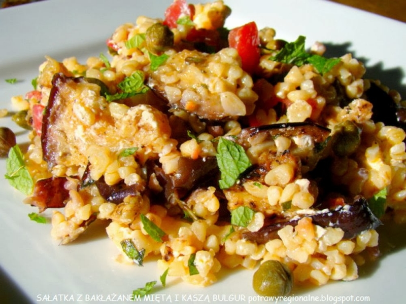 TABBOULEH SAŁATKA Z BAKŁAŻANA KASZY BULG