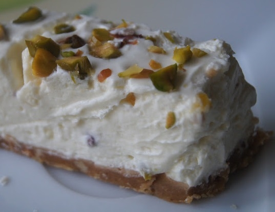 Sernik z pistacjami i białą czekoladą