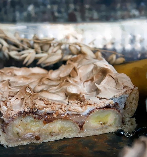 Tarta z bananmi i bezą