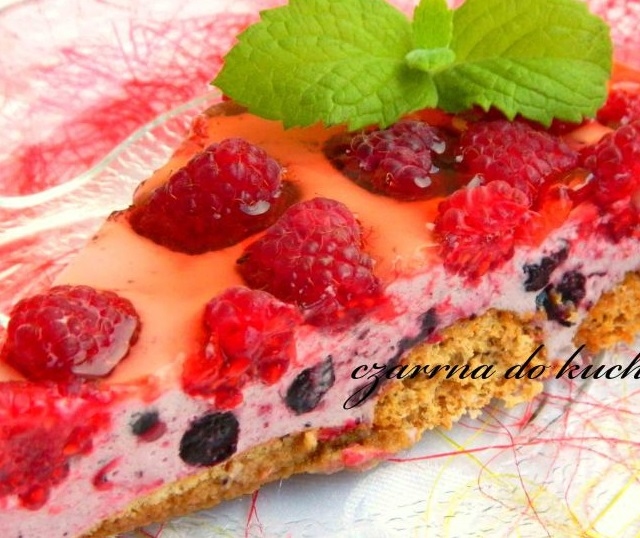 Tarta śmietanowa z owocami