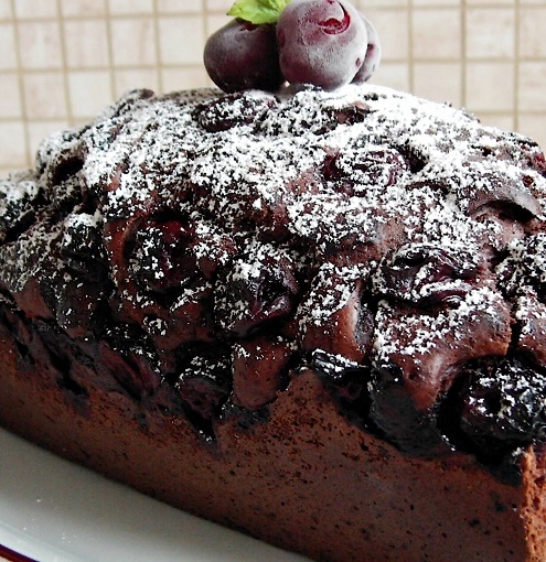 Czekoladowe ciasto z wiśniami