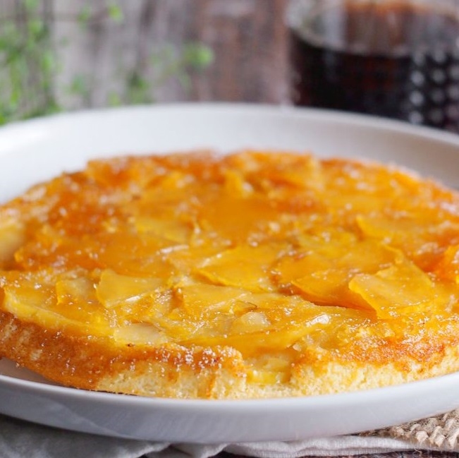 Puszysty omlet z jabłkami